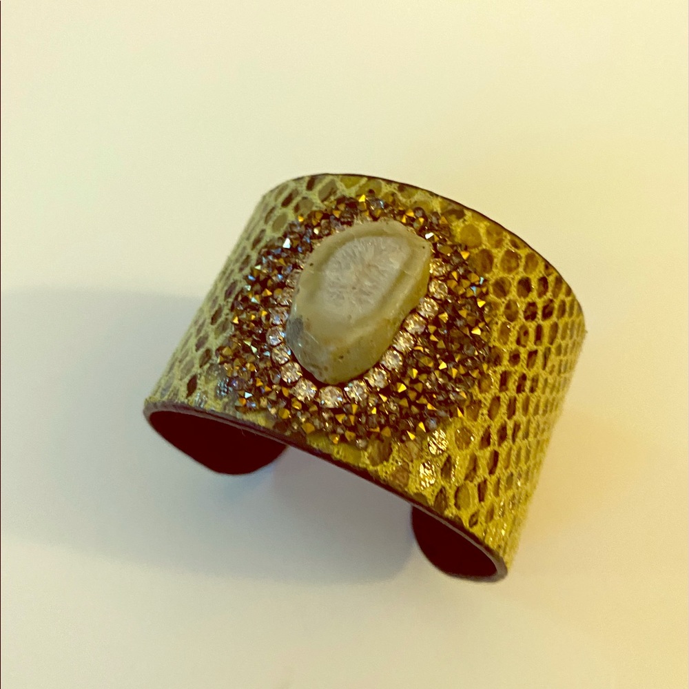 Agate Bracelet with Swarovski crystals🌟🌟